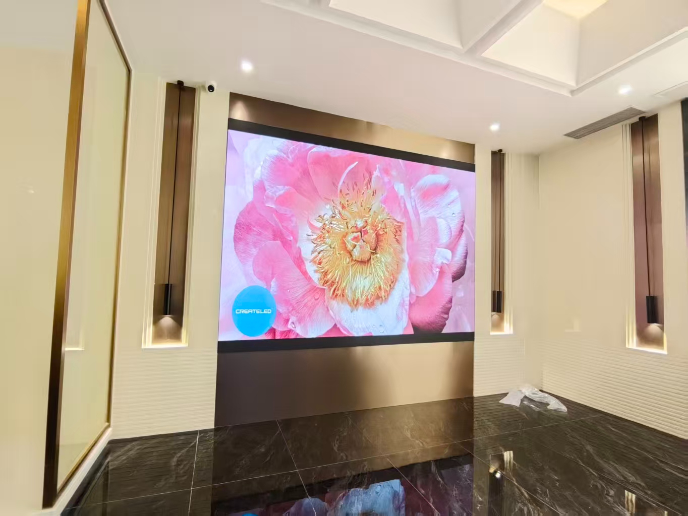 長沙雨花某房產接待大廳LED顯示屏